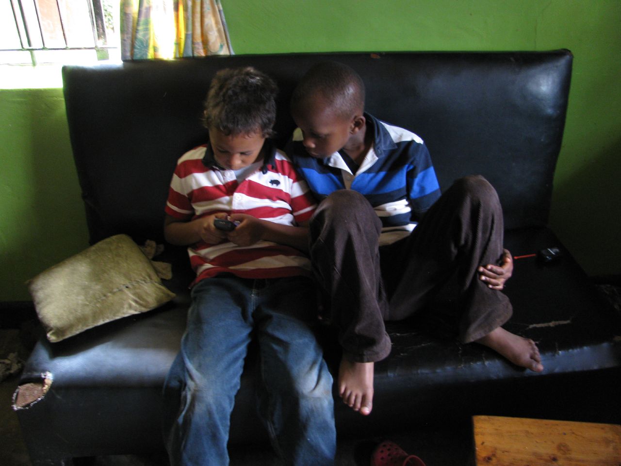 携帯普及率は100%を越えた！？今ケニアのモバイル分野が注目される理由とは。 - Africa Quest.com